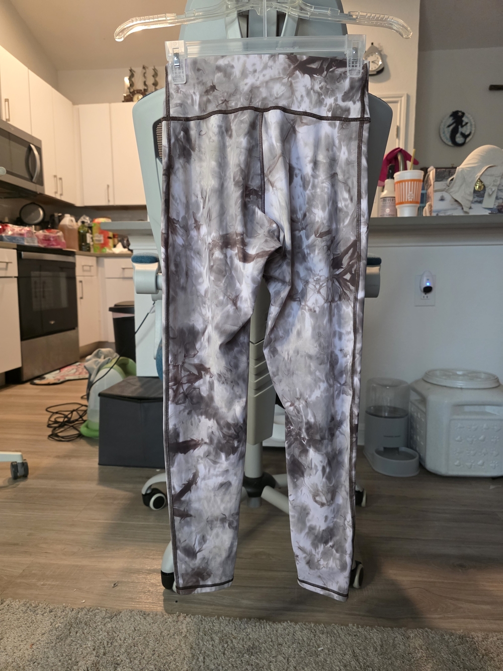 Gymshark Gray Marble Tie-Dye Leggings - Picture 5 of 7